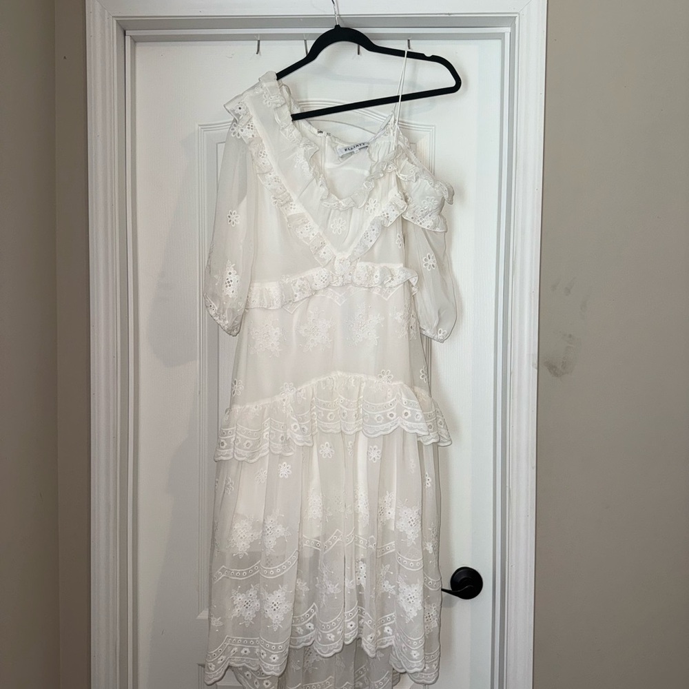 Elliatt White Tiered Ruffled Dress with V-Neck